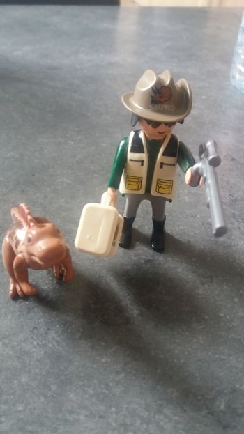 (165) Playmobil explorateur et dinosaure