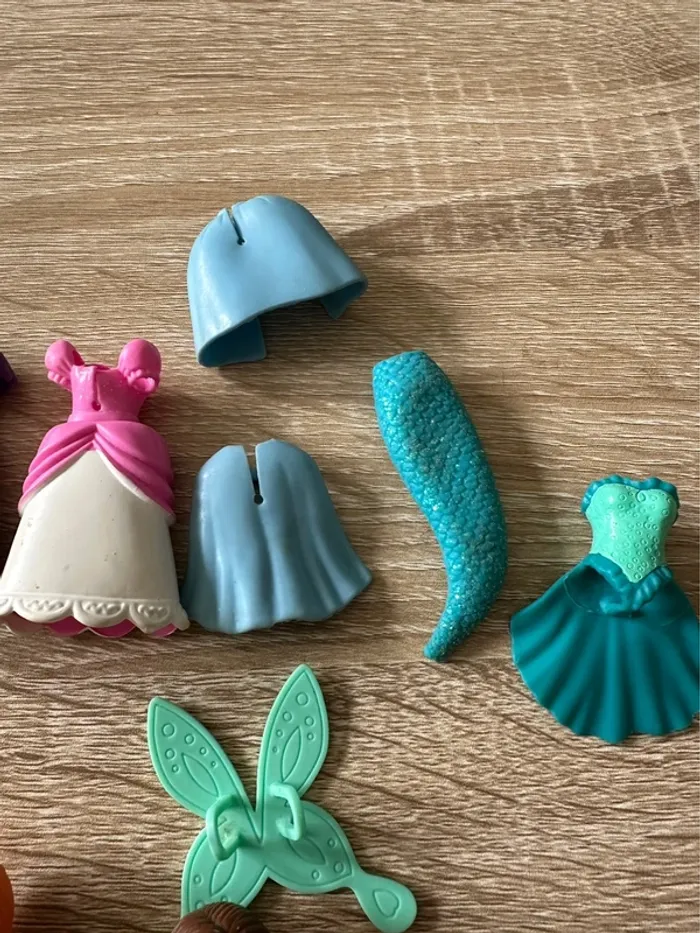 Lot de figurines et vêtements - photo numéro 4