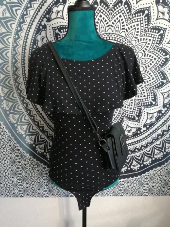 Body noir à pois blanc avec épaules modulables et pressions / jennyfer / (M)