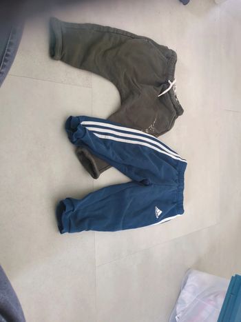 Lot joggings 24 mois