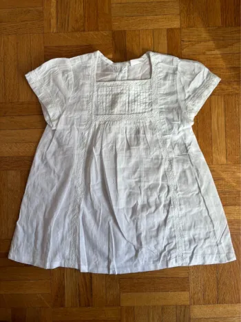 Robe H&M 6/9 mois parfait état