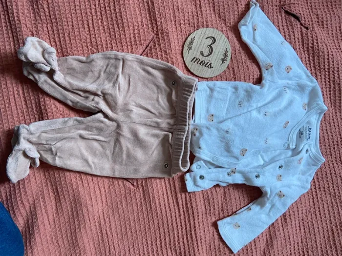 Lot pyjama velours 3 mois - photo numéro 6