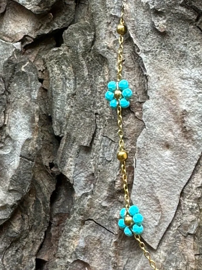 Collier chaînes petites boules  fleurs perles turquoises acier inoxydable or - photo numéro 7