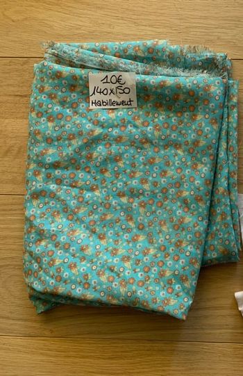 Coupon tissu habillement fleurs