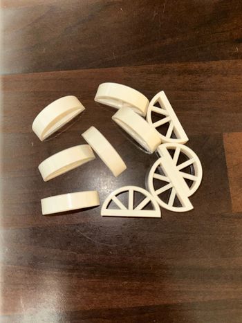 10 fenêtres Lego, Window 1 x 4 x 1 2/3 with Spoked Rounded Top