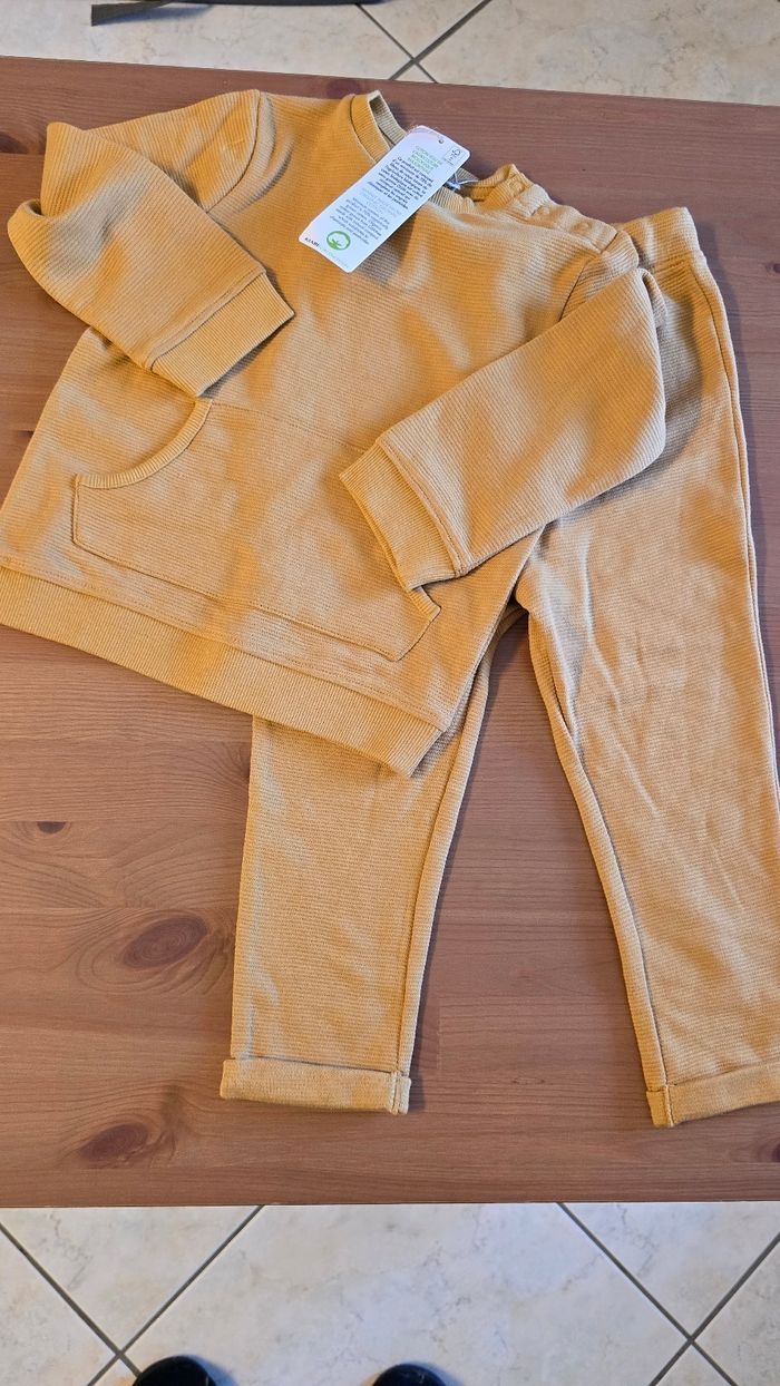 Neuf (non porté)🏷 💙🤩😍 ensemble 36mois garçon 😍🤩💙