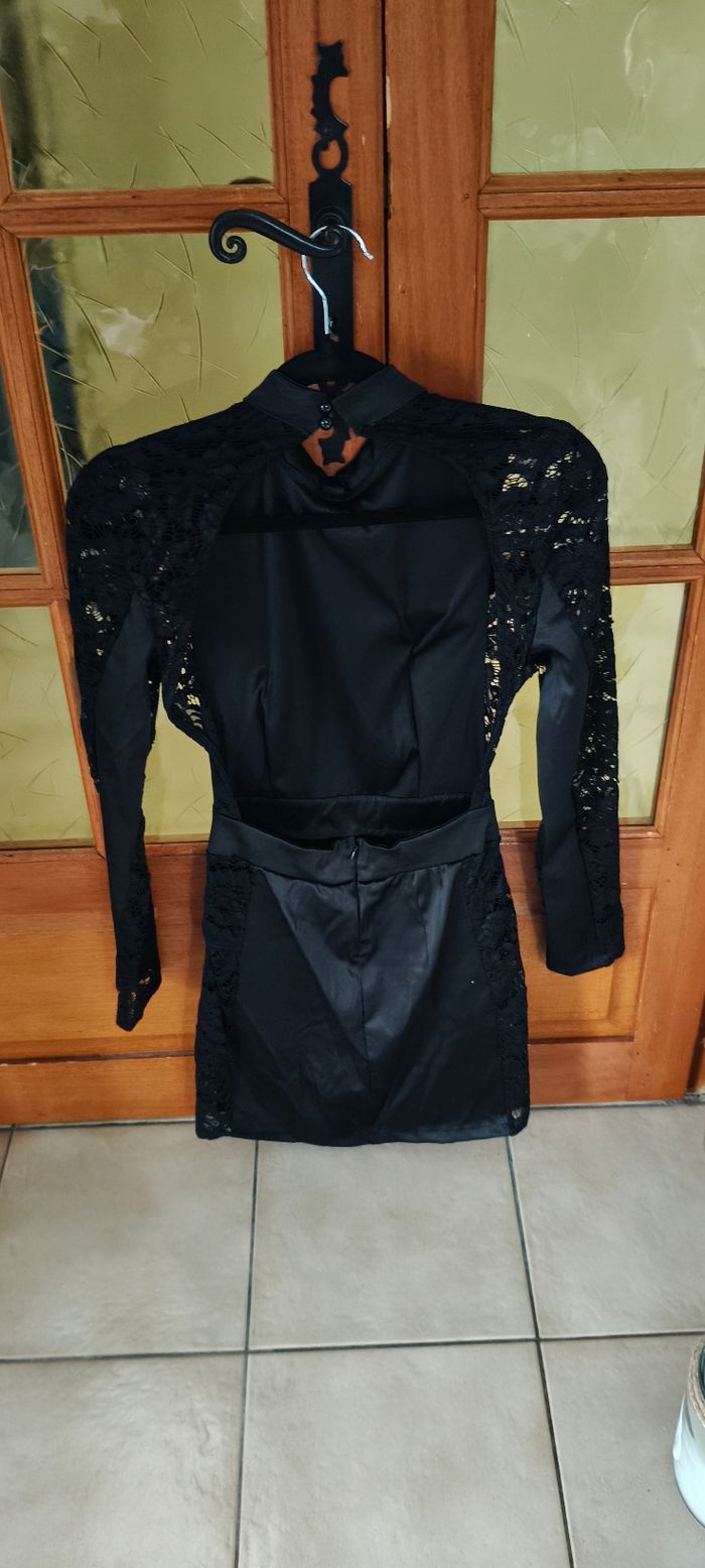 robe noire Glamour | Dos-nu & Manches dentelle - photo numéro 2