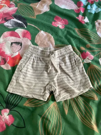 Short beige