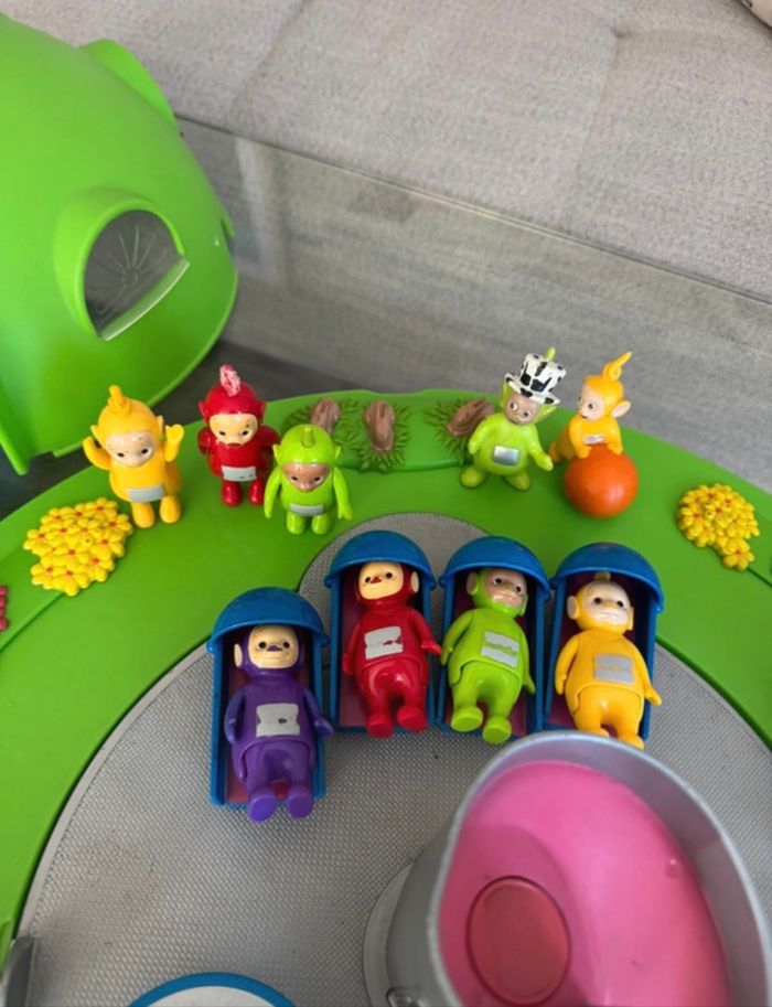 Maison Teletubbies et ses accessoires - photo numéro 4