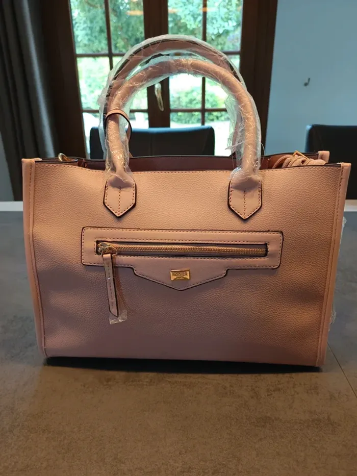 Vend sac a main Rodier neuf avec étiquette.