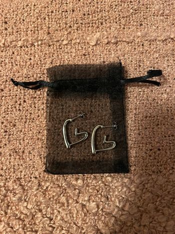 Boucles d’oreilles cœur argenté