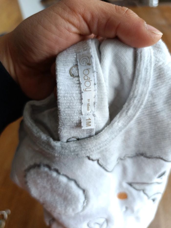 Pyjama 1mois - photo numéro 3