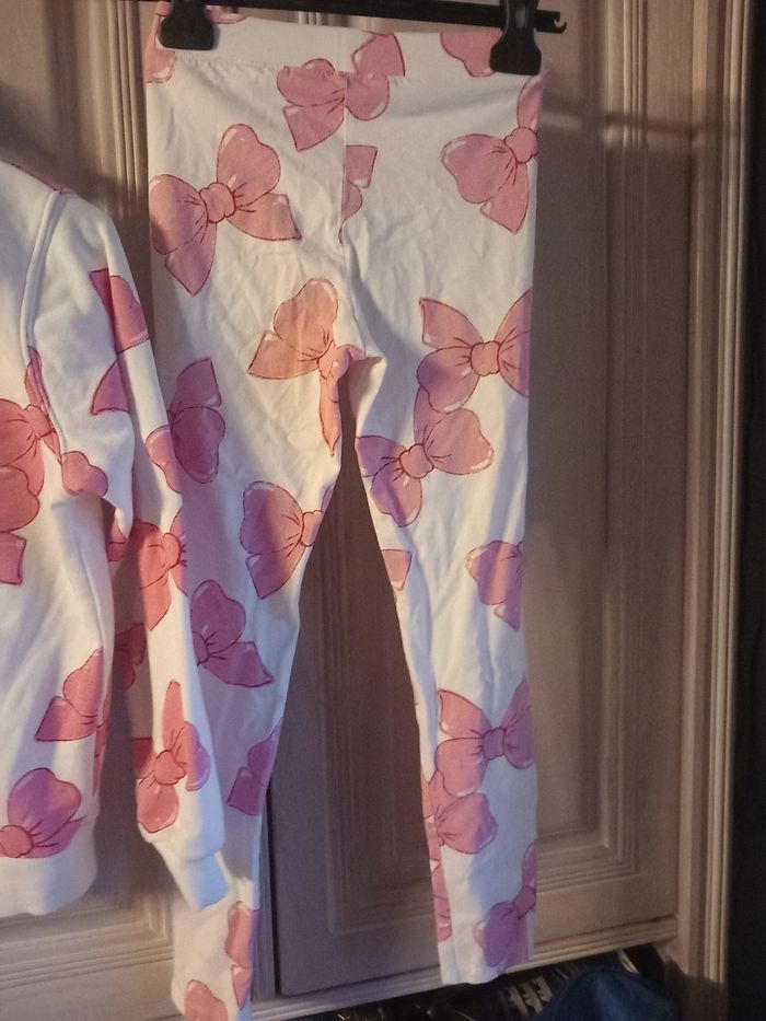 Ensemble sweat et pantalon avec nœuds papillon - photo numéro 8