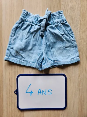 Short en jean 4 ans