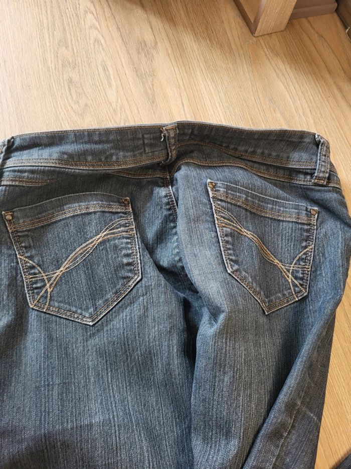 Jean bleu - photo numéro 3