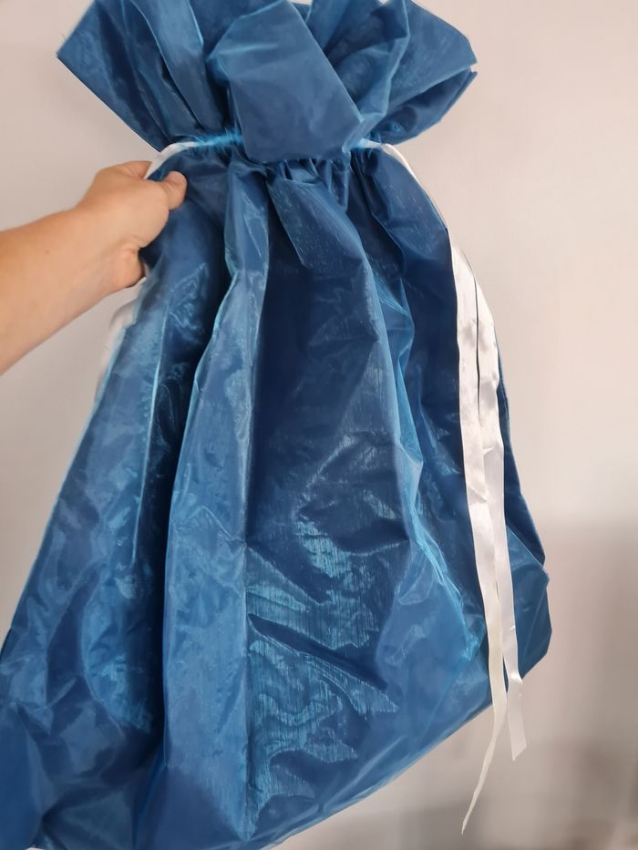 Grand sac cadeau bleu - photo numéro 3