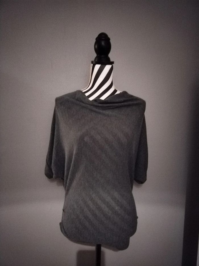 T shirt gris col légèrement tombant