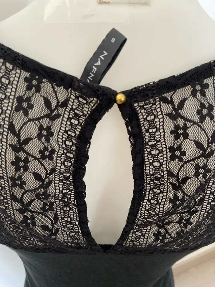 Top dentelle fleurie NafNaf noir Taille S - photo numéro 3