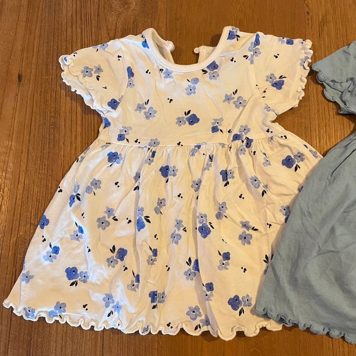 Lot 2 robes légères 3 mois - photo numéro 2