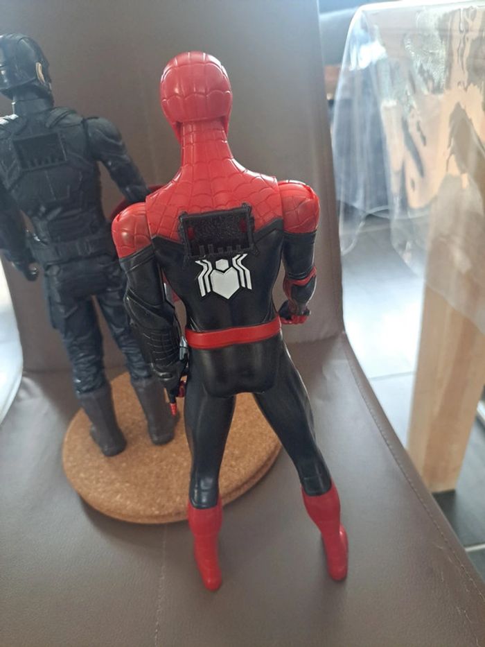 Lot de figurines Spiderman et Captain America - photo numéro 7