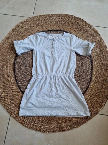 Jolie robe manches courtes taille 5 ans