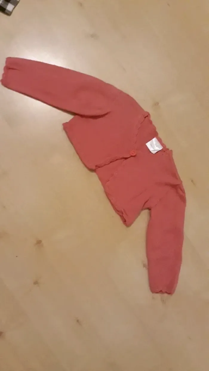 Lot vêtements été 12 mois - photo numéro 4