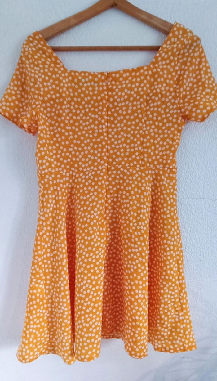 Jolie robe fraîche et lumineuse taille M - photo numéro 3