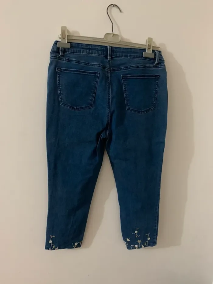 Jean bleu avec broderies florales - Denim By TU - Taille38 - photo numéro 3