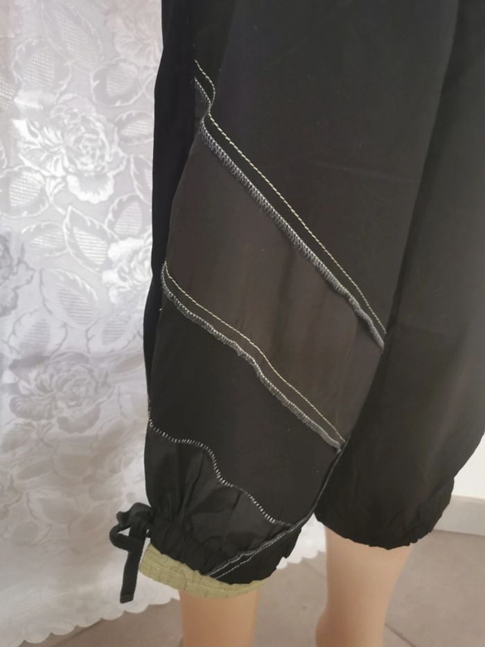 Pantacourt. Noir-vert. Taille 38. La Mode Est À Vous - photo numéro 3