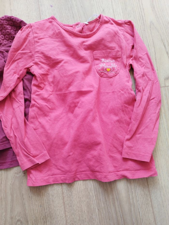 De deux t-shirt manches longues filles 4 ans - photo numéro 2