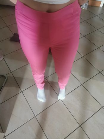 Pantalon rose ajustée