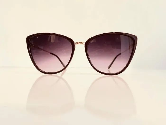 Lunette de soleil femme cats bordeaux et dorée verres dégradés UV protection catégorie 3 - photo numéro 3