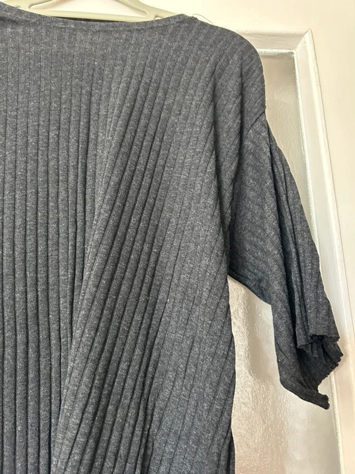 T-shirt à rayure gris foncé Shein neuf S - photo numéro 4