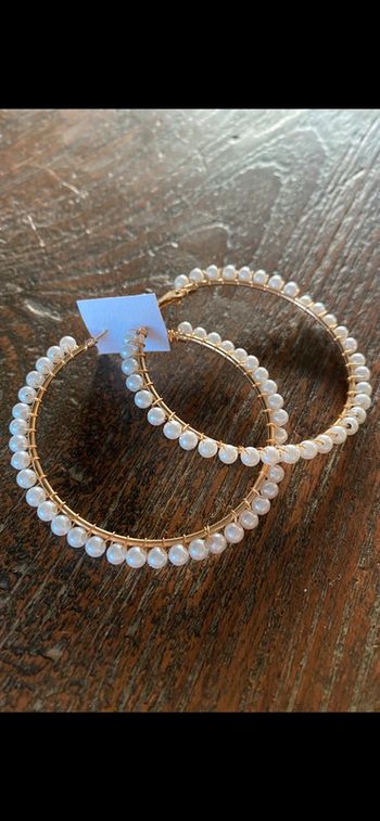 Magnifique paire de boucles d’oreilles avec perles
