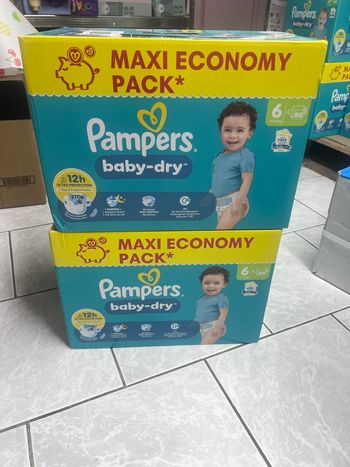 160 couches Pampers taille 6