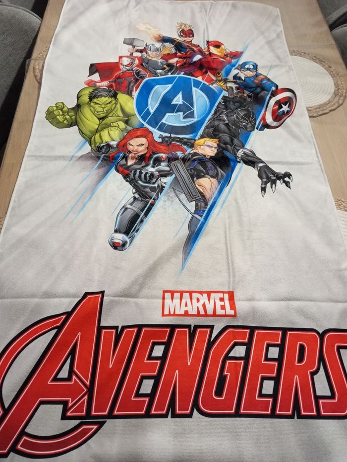 Serviette de plage avengers