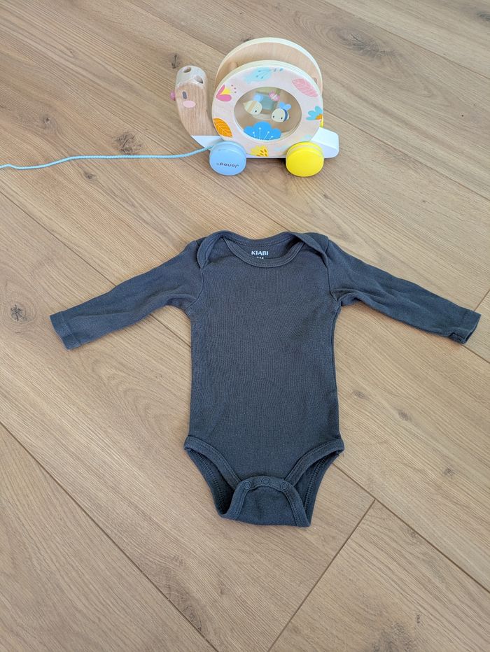 Lot bodies taille 3 mois - photo numéro 4