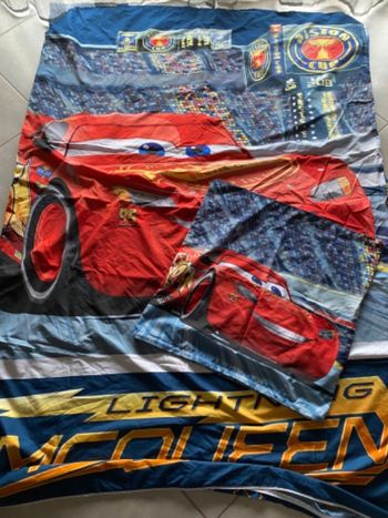 Housse de couette et taie d’oreiller cars 1 personne (fermeture cassée)