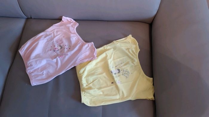 2 t shirts Boules verbaudet 🍎🍏 - photo numéro 4