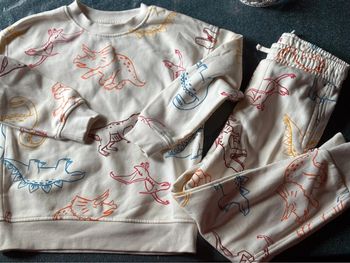 Ensemble jogging+sweat polaire t 6-7 ans 122cm