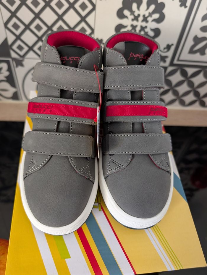Baskets garçon. Taille 30. Neuf. Balducci. Semelle intérieure en cuir - photo numéro 5