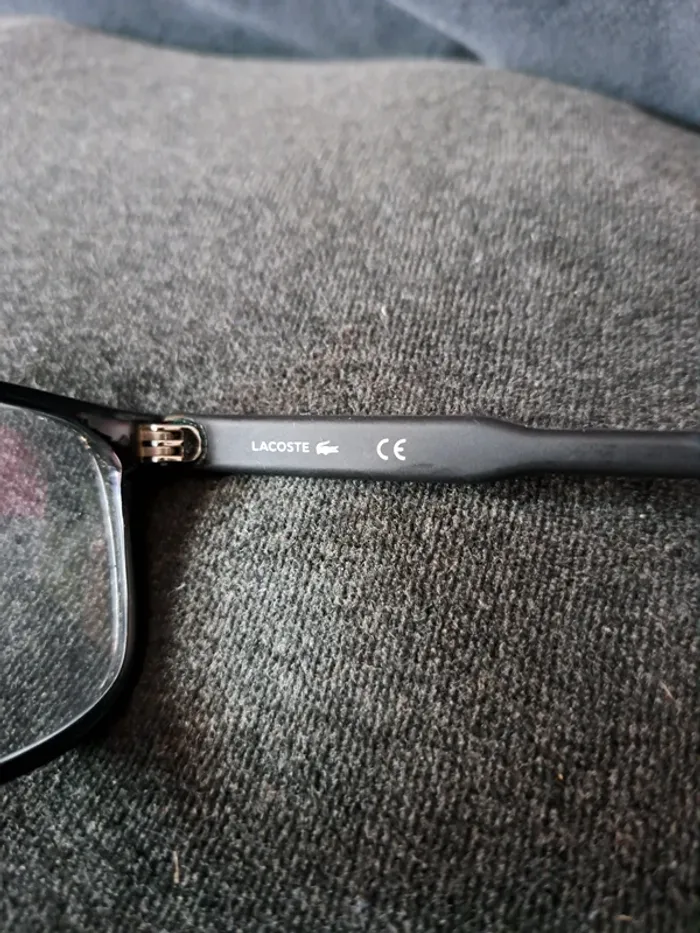 Monture de lunette lacoste 1 - photo numéro 6