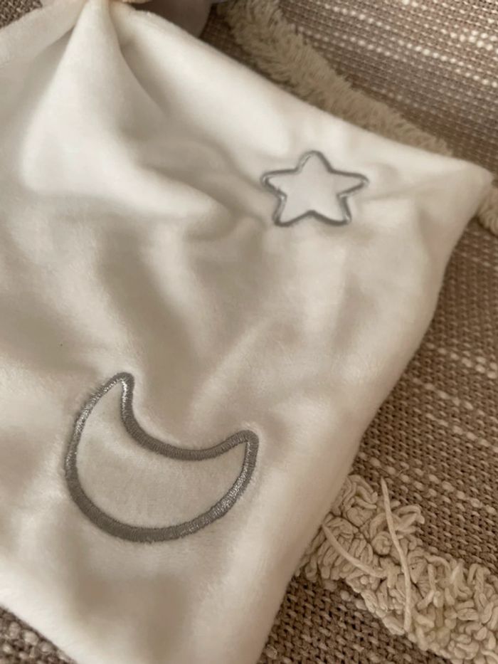 Peluche doudou mouchoir phosphorescent 16cm babynat ours beige marron blanc parfait état - photo numéro 4