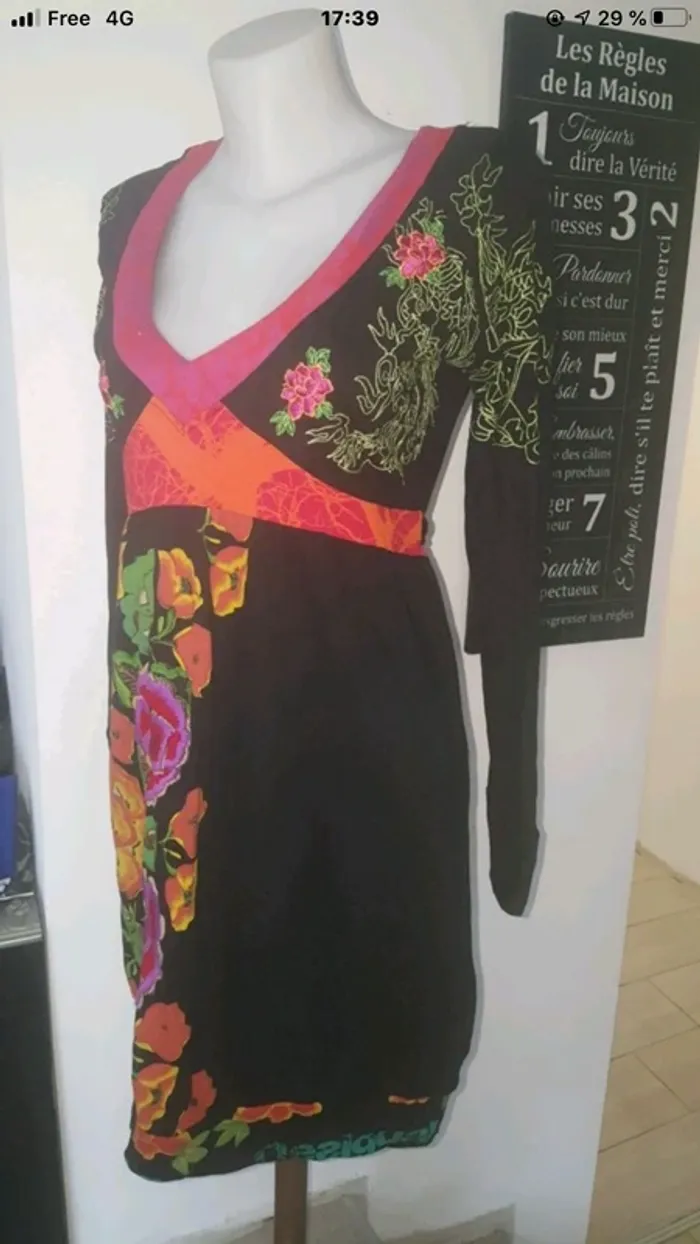 très belle robe desigual taille XL peu porté - photo numéro 3