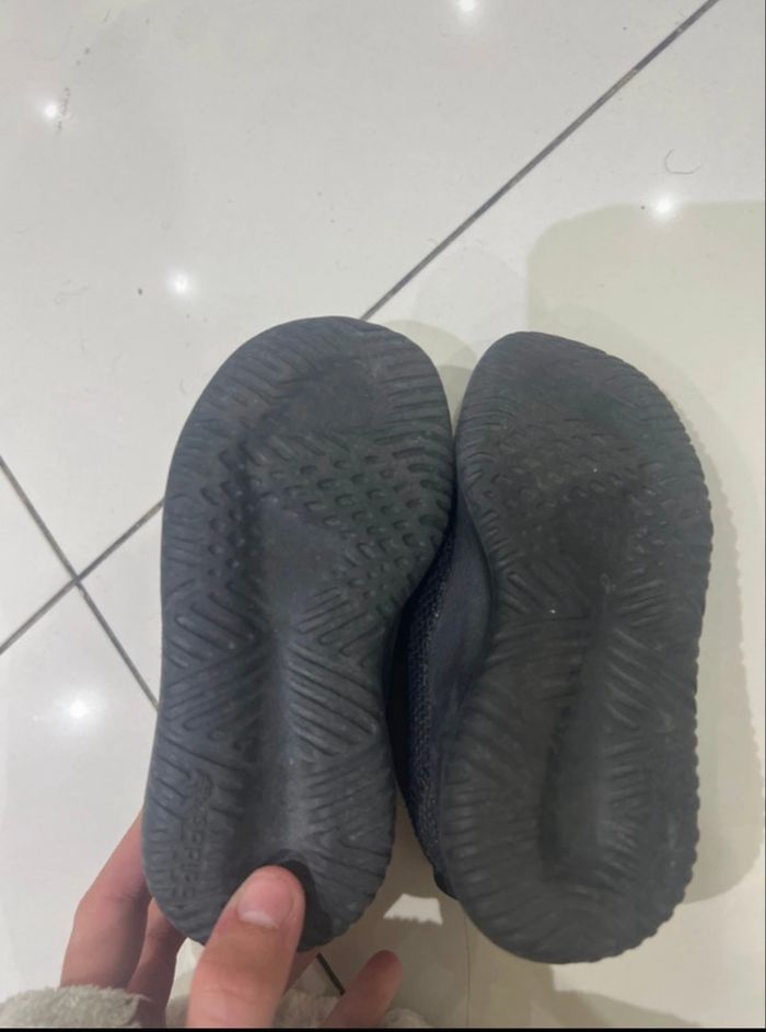 Basket adidas enfant taille 23 - photo numéro 3