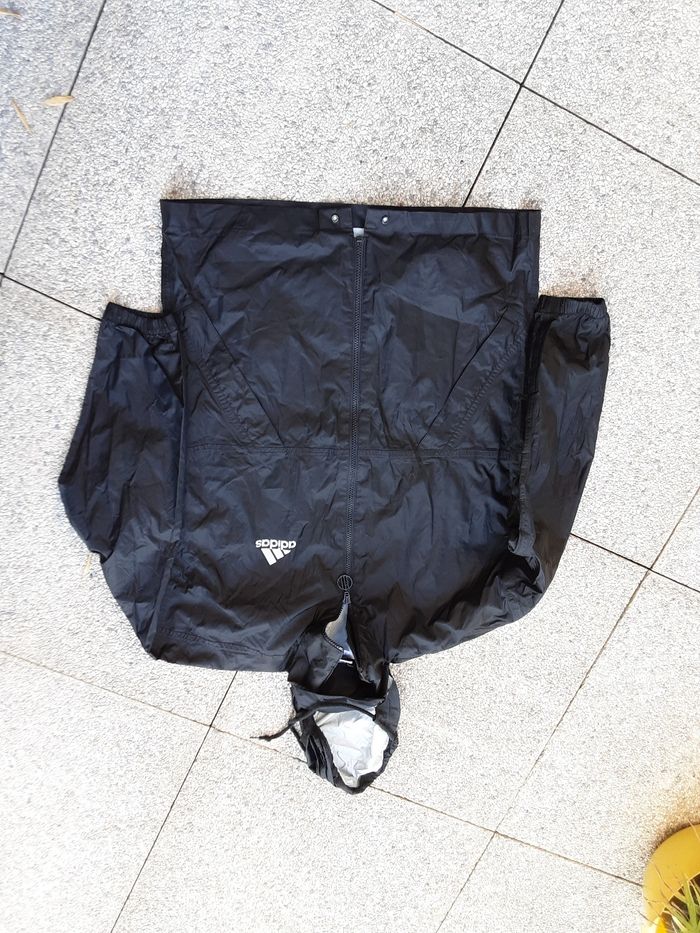 Coupe vent  avec capuche marque Adidas taille 14 ans - photo numéro 8