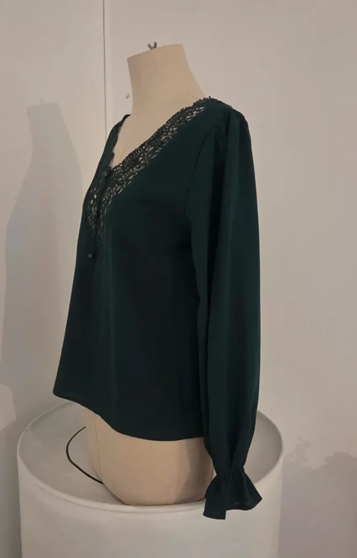 Blouse vert foncé et dentelle taille XS - photo numéro 3