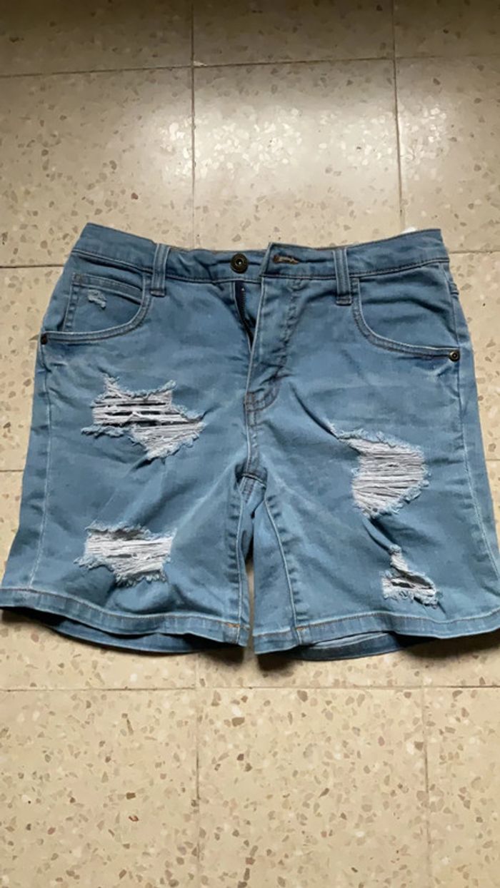 Short en jean bleu clair déchiré etoiles T36 (N°15)
