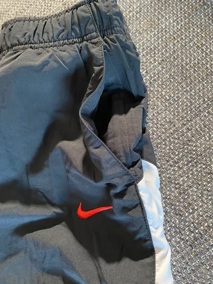 đ„ Bas de survĂȘtement Nike vintage â Trackpant noir â Taille L â Parfait Ă©tat - photo numĂ©ro 5