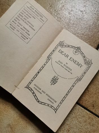 Dear enemy by Jean Webster, vieux livre Hodder and Stoughton, publishers London